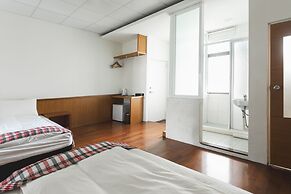 LowPressure restaurant & surf guesthouse