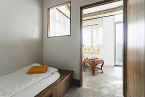 LowPressure restaurant & surf guesthouse