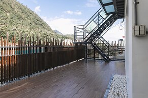 LowPressure restaurant & surf guesthouse