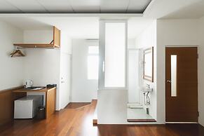 LowPressure restaurant & surf guesthouse