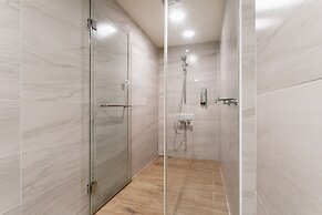 LowPressure restaurant & surf guesthouse