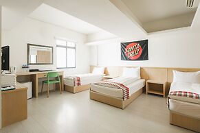 LowPressure restaurant & surf guesthouse