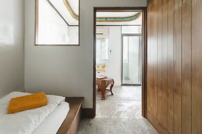 LowPressure restaurant & surf guesthouse