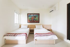 LowPressure restaurant & surf guesthouse