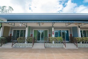 Reuan Chom Dao Resort