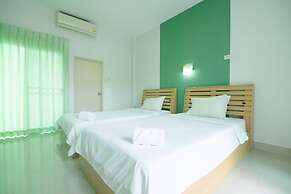 Reuan Chom Dao Resort