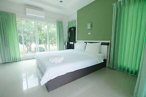 Reuan Chom Dao Resort