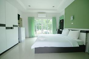 Reuan Chom Dao Resort