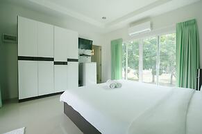 Reuan Chom Dao Resort