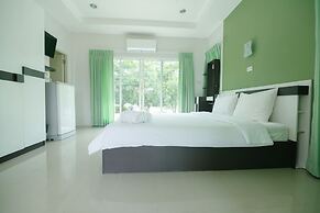 Reuan Chom Dao Resort