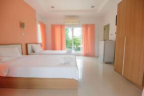 Reuan Chom Dao Resort