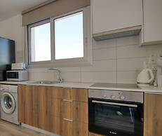 Phaedrus Living Coral Suites Harmony