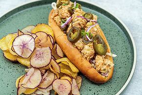 The Funny Lion - Puerto Princesa