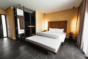 The Funny Lion - Puerto Princesa