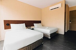 The Funny Lion - Puerto Princesa