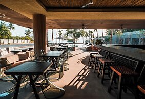 The Funny Lion - Puerto Princesa