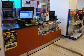 KIM HOTEL AT BANGPLONG