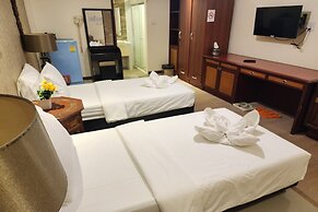 KIM HOTEL AT BANGPLONG