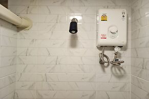 KIM HOTEL AT BANGPLONG