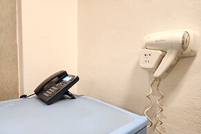 KIM HOTEL AT BANGPLONG