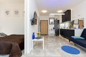 Cozy Apartment Marywilska by Renters