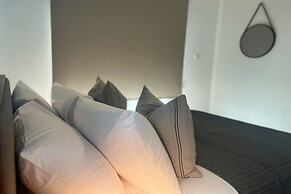 Phaedrus Living Coral Suite Tranquility