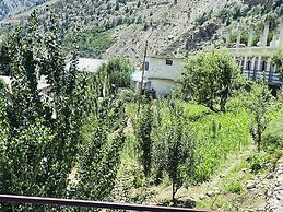 The Kuber Hotel & Restaurant