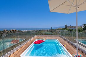 Mika Villas & Suites