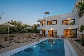 Mika Villas & Suites