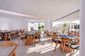 Mika Villas & Suites