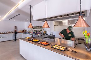 Mika Villas & Suites