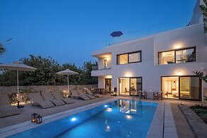 Mika Villas & Suites