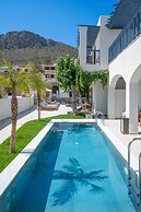 Mika Villas & Suites