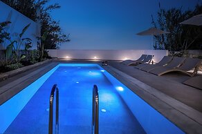 Mika Villas & Suites