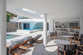 Mika Villas & Suites