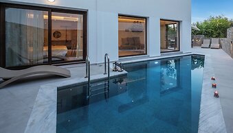 Mika Villas & Suites