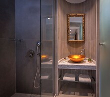 Mika Villas & Suites