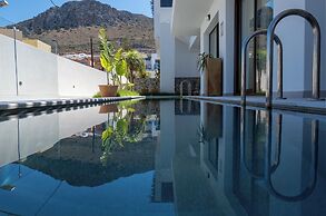 Mika Villas & Suites