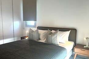 Phaedrus Living Coral Suites Horizon