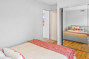 Stylish Sherman Oaks Townhouse W/ 3 Master Suites