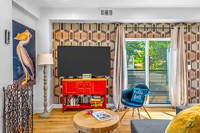 Stylish Sherman Oaks Townhouse W/ 3 Master Suites