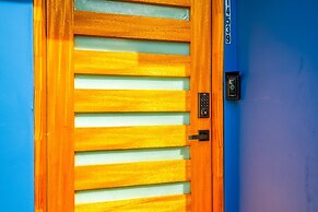 Stylish Sherman Oaks Townhouse W/ 3 Master Suites