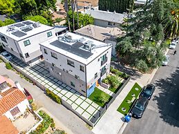 Stylish Sherman Oaks Townhouse W/ 3 Master Suites