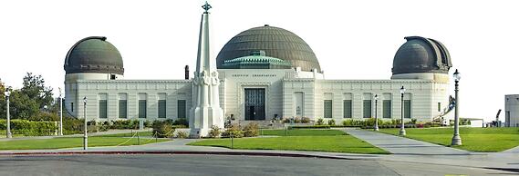 Stylish Sherman Oaks Townhouse W/ 3 Master Suites