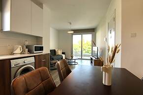 Phaedrus Living Coral Suites Seabreeze