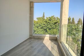 Phaedrus Living Coral Suites Seabreeze