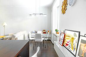 Spacious apt on Tranquil Courtyard