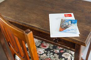 Spacious apt on Tranquil Courtyard