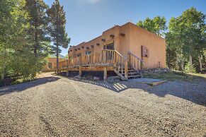 Serene Amalia Cabin w/ Deck & Mountain Views