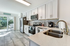 Fernandina Beach Paradise: Steps to Shore!